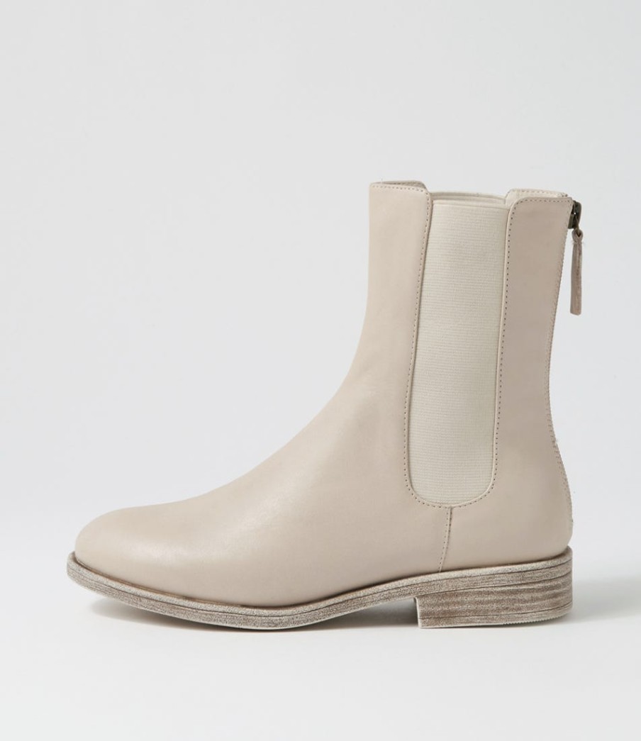 DJANGO & JULIETTE Martela Almond Leather Chelsea Boots | Boots