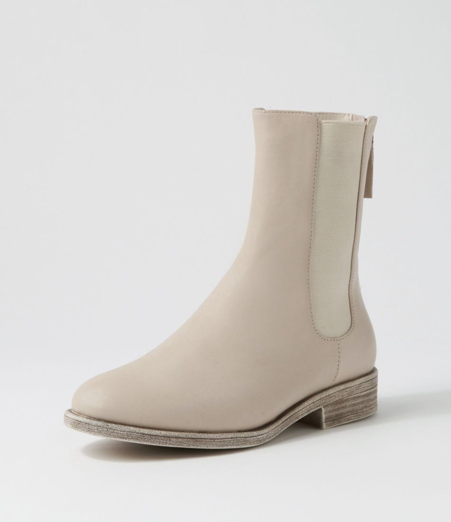 DJANGO & JULIETTE Martela Almond Leather Chelsea Boots | Boots