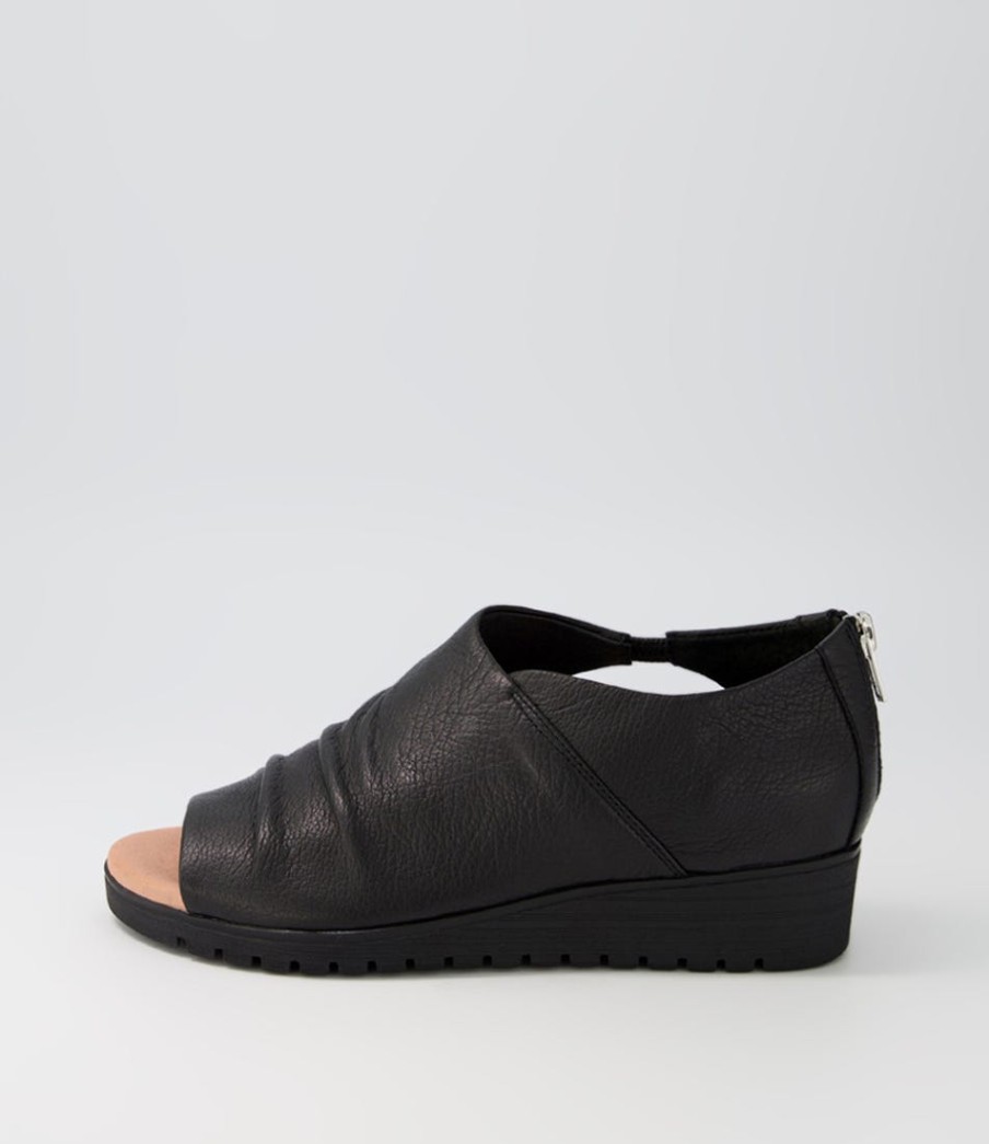 DJANGO & JULIETTE Macerio Black Leather Sandals Bs | Wedges