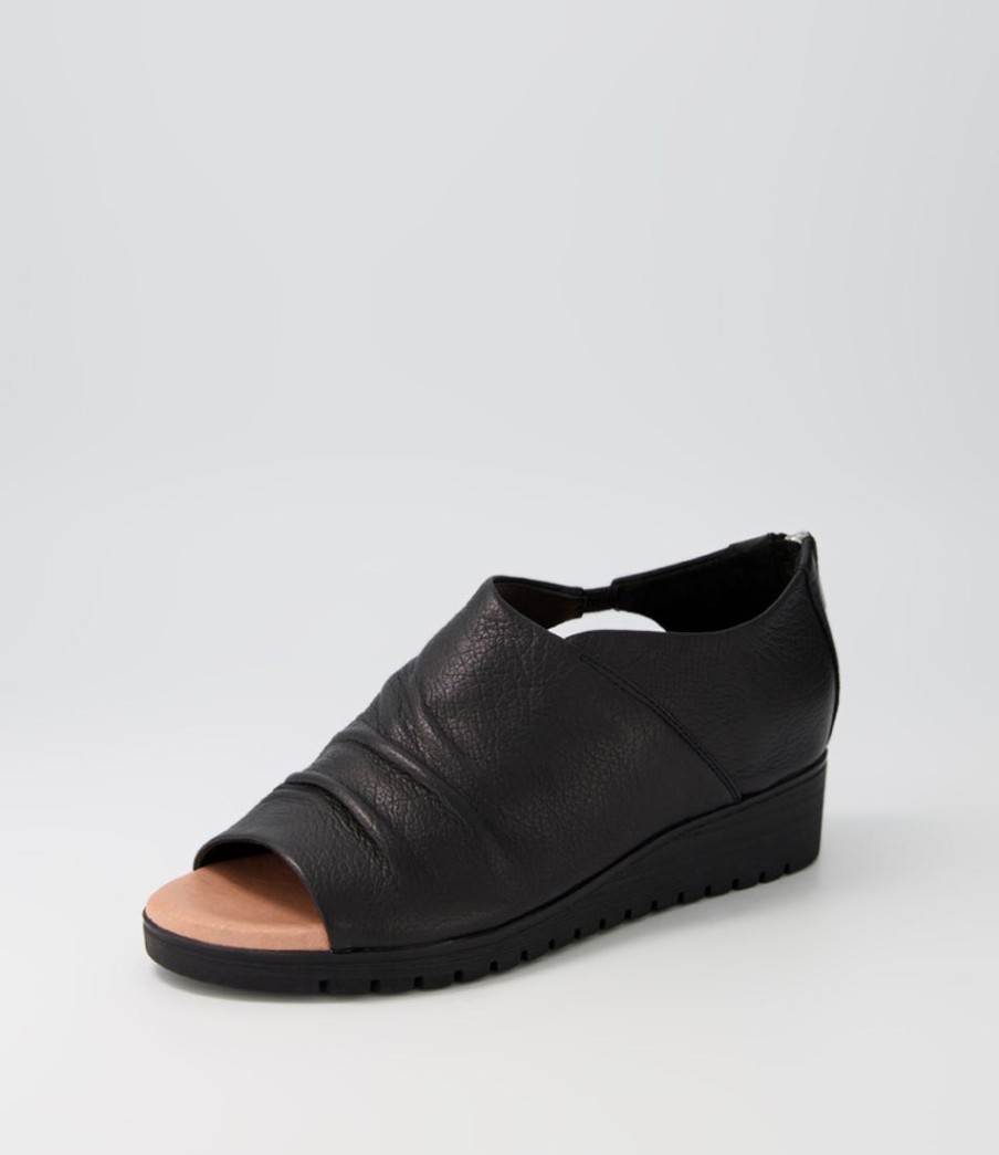 DJANGO & JULIETTE Macerio Black Leather Sandals Bs | Wedges