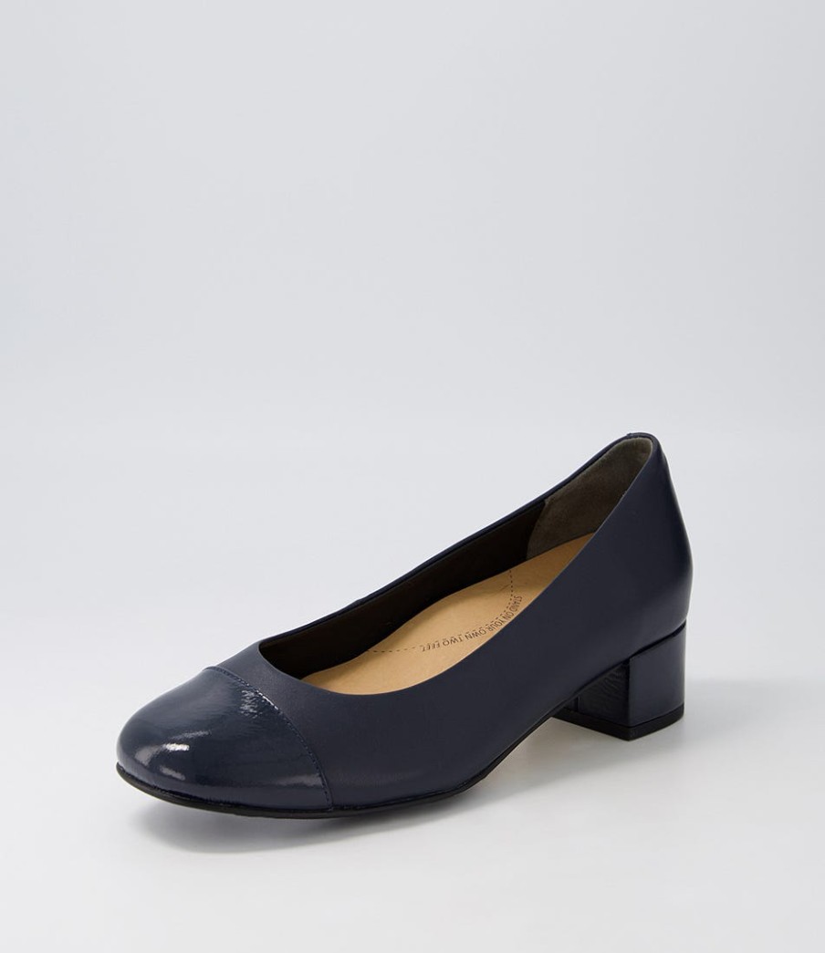 ZIERA Knelis W Navy Patent Leather Heels | Heels