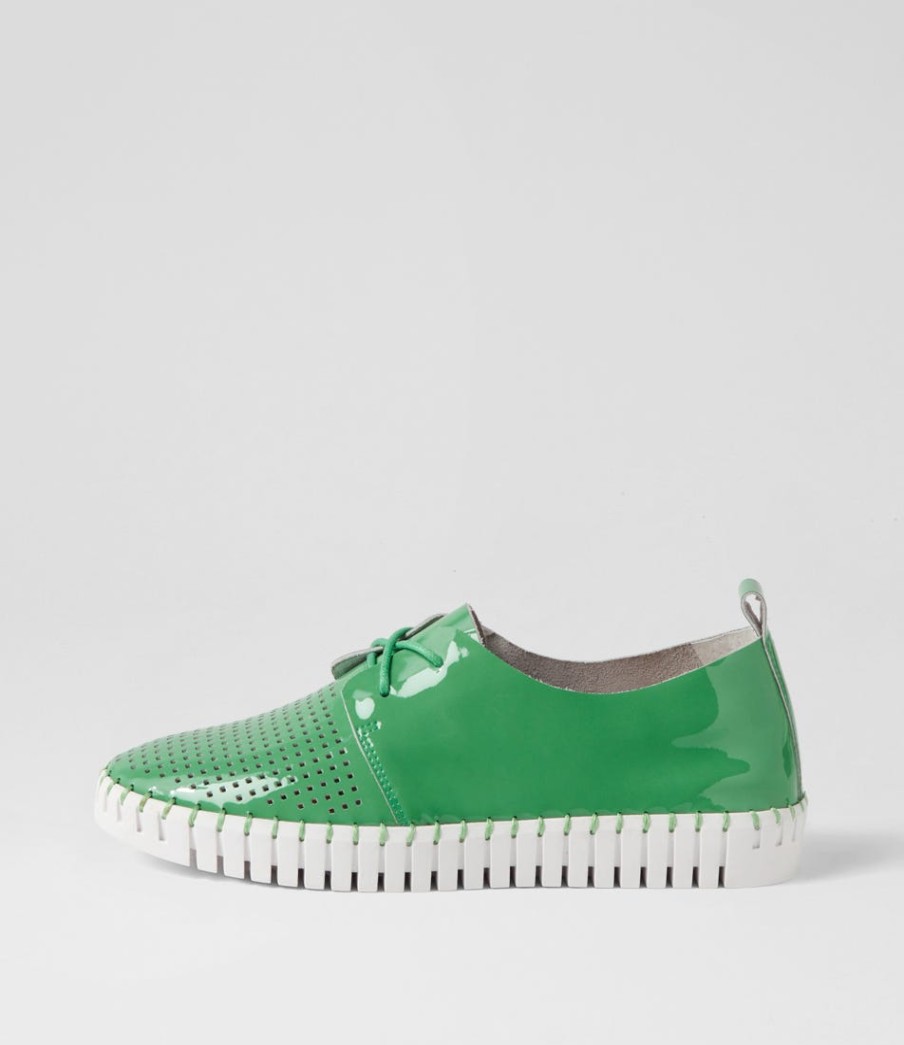 DJANGO & JULIETTE Huston Emerald White Patent Leather Sneakers | Sneakers