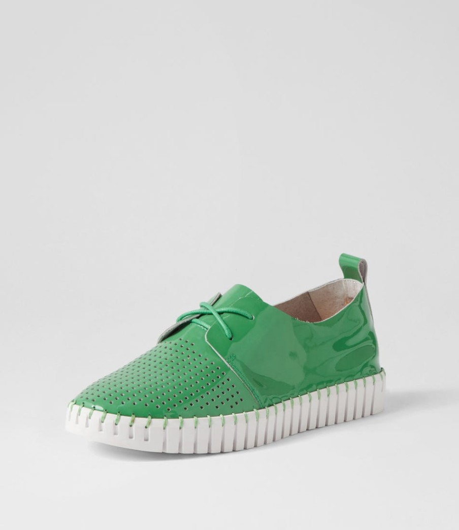 DJANGO & JULIETTE Huston Emerald White Patent Leather Sneakers | Sneakers