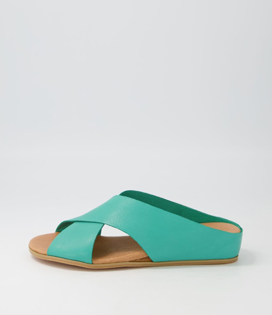 DJANGO & JULIETTE Harli Spearmint Leather Slides | Wedges