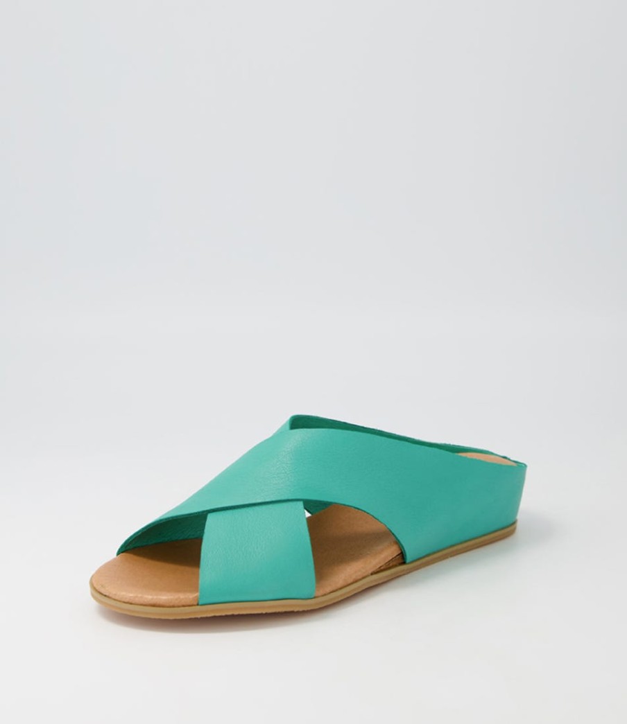 DJANGO & JULIETTE Harli Spearmint Leather Slides | Wedges