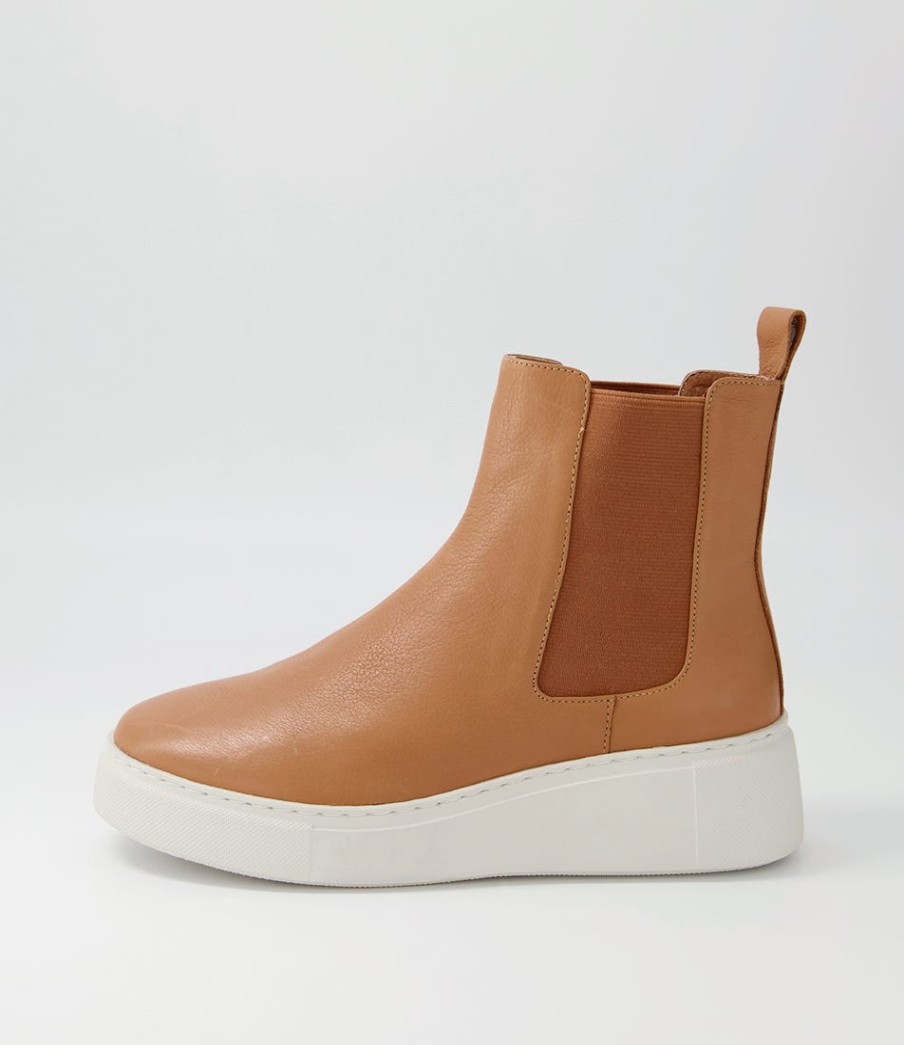 DJANGO & JULIETTE Yestin Scotch Vanilla Leather Chelsea Boots | Boots