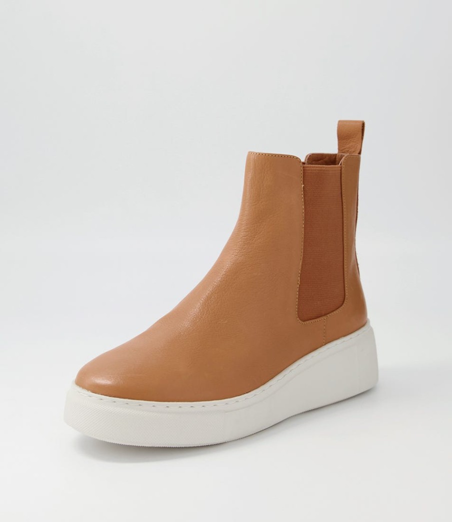 DJANGO & JULIETTE Yestin Scotch Vanilla Leather Chelsea Boots | Boots