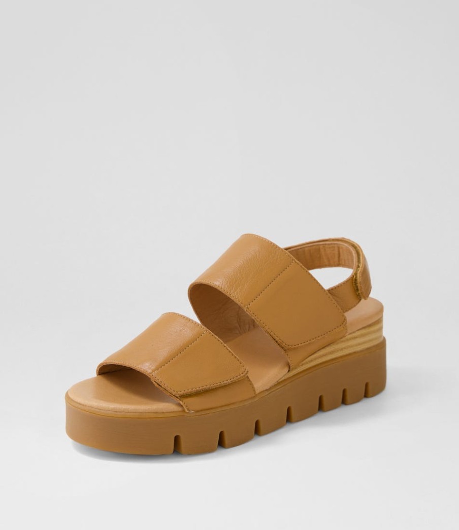 DJANGO & JULIETTE Rillow Tan Leather Sandals | Wedges