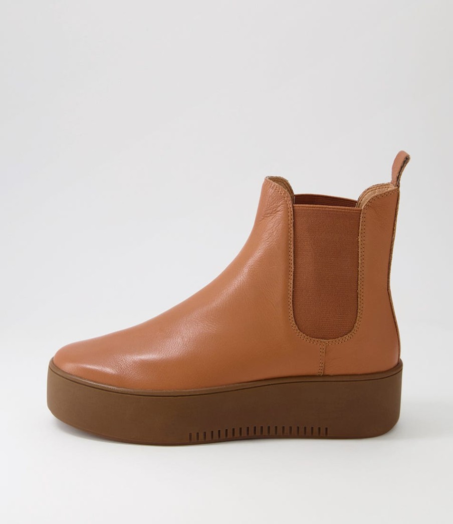 DJANGO & JULIETTE Wylder Scotch Light Choc Leather Chelsea Boots | Boots