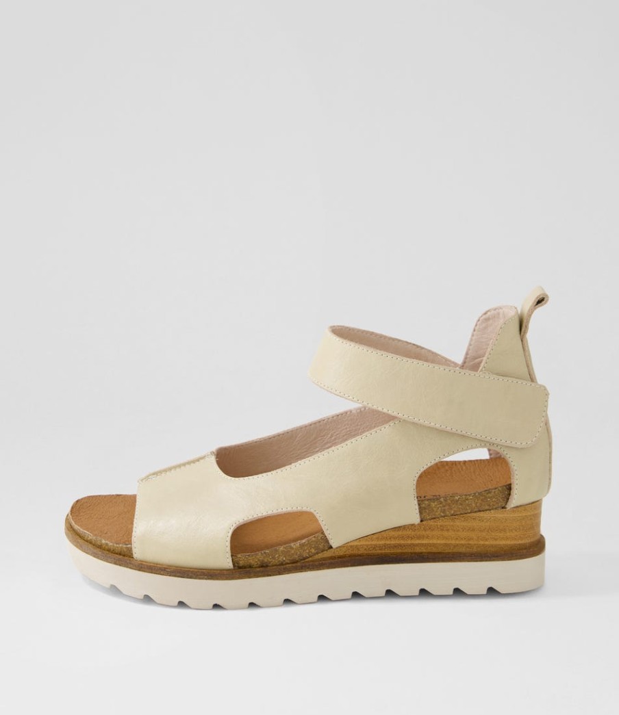 DJANGO & JULIETTE Beasla Almond Leather Sandals | Wedges