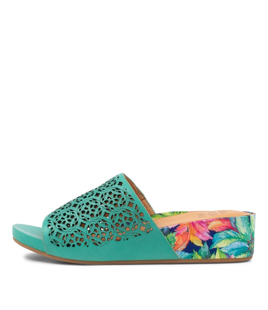 ZIERA Mehmet W Light Emerald Leather Sandals | Wedges