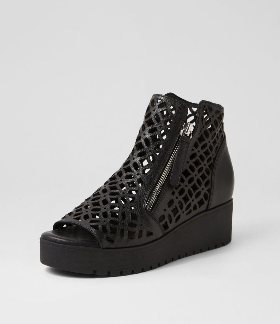 DJANGO & JULIETTE Olizzi Black Leather Sandals | Wedges