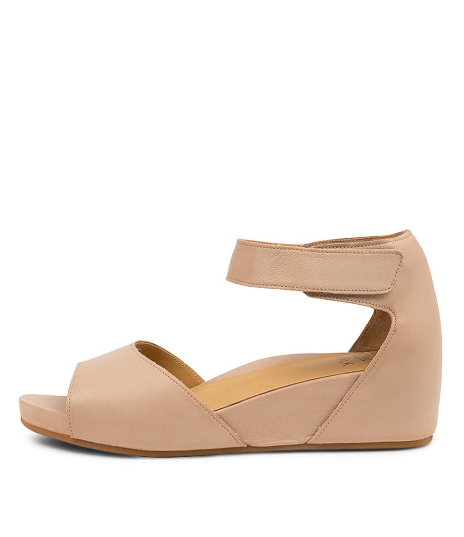 ZIERA Merri W Lt Cafe Leather | Heels