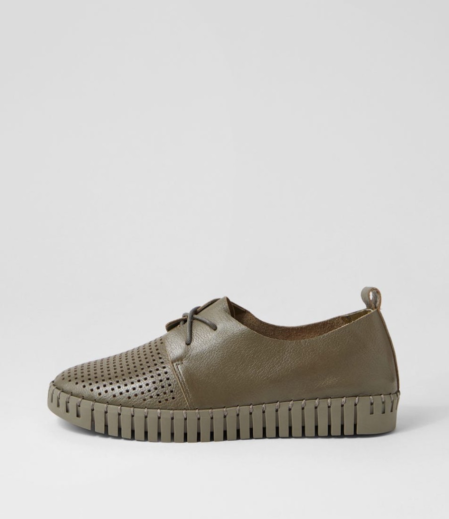 DJANGO & JULIETTE Huston Olive Leather Sneakers | Sneakers