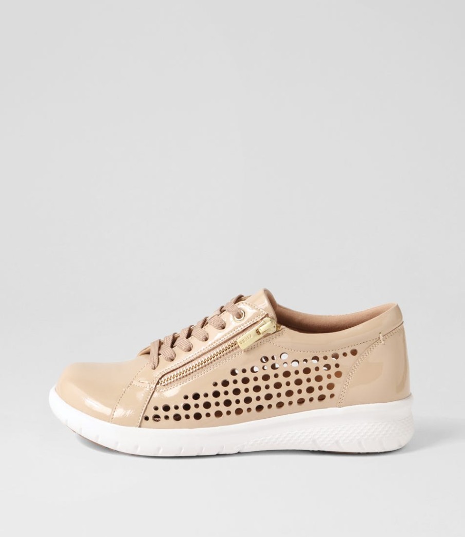 ZIERA Shovo Xf Latte Wrinkle Patent Sneakers | Sneakers