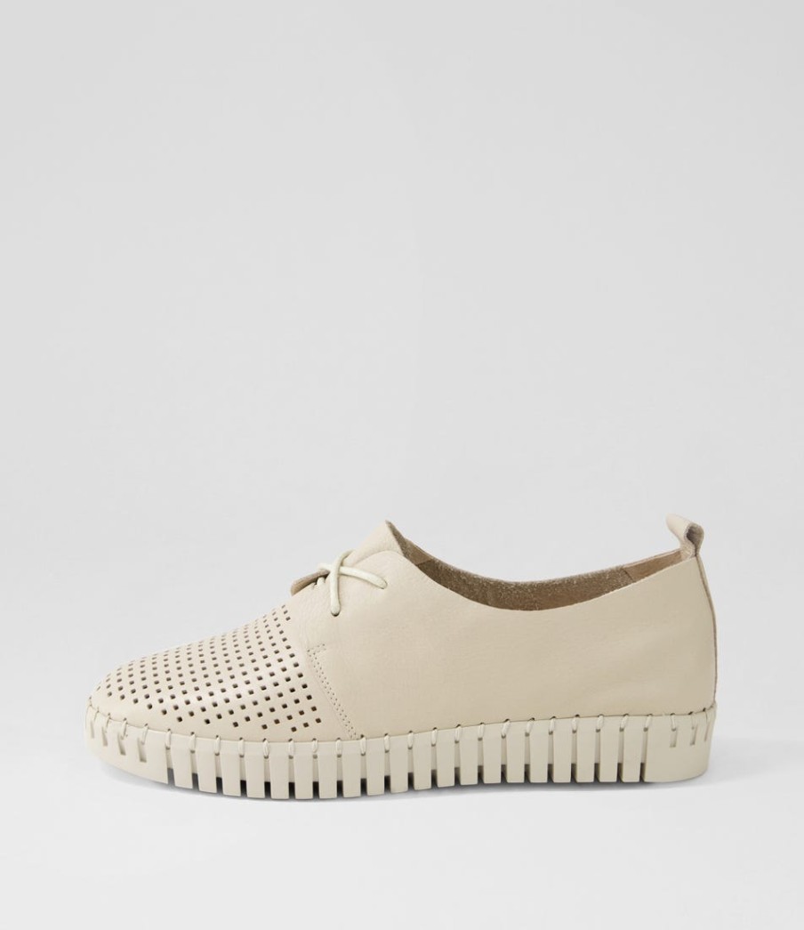 DJANGO & JULIETTE Huston Almond Leather Sneakers | Sneakers