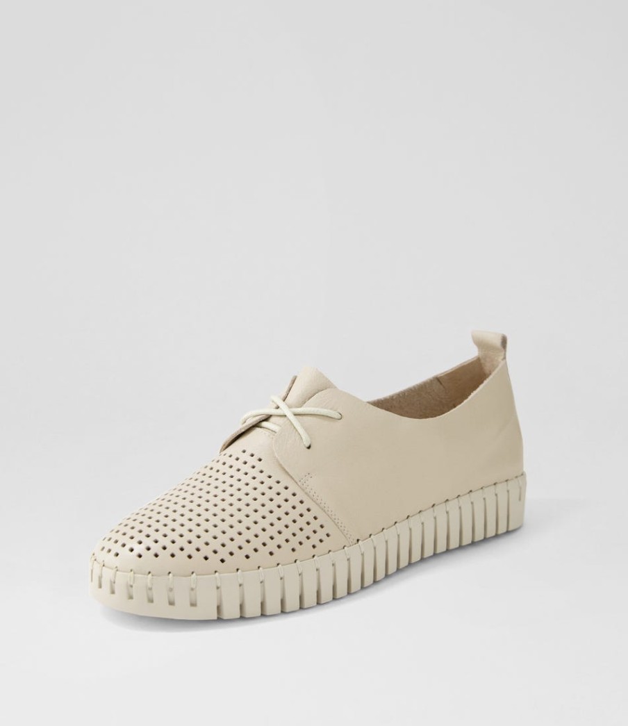 DJANGO & JULIETTE Huston Almond Leather Sneakers | Sneakers