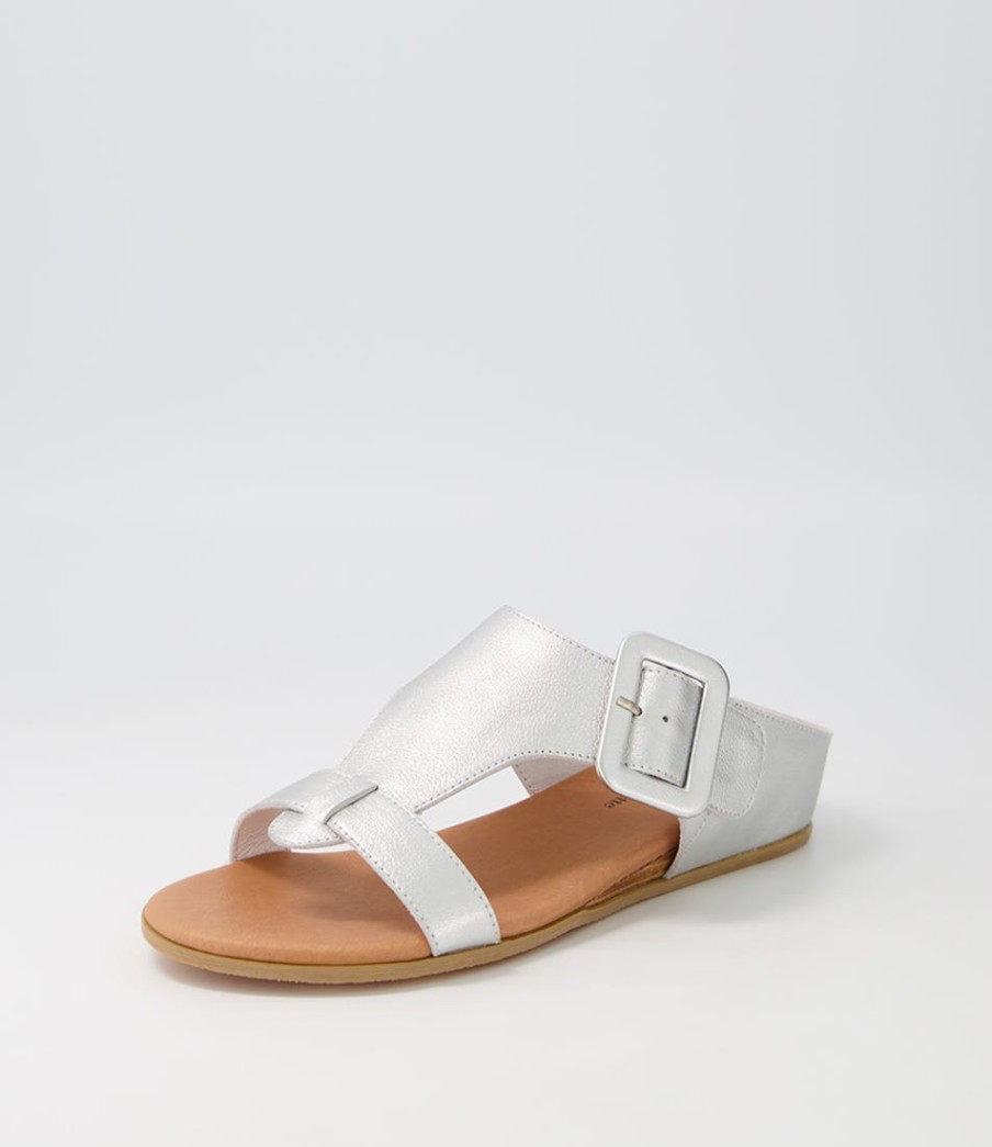 DJANGO & JULIETTE Halle Silver Leather Slides | Wedges