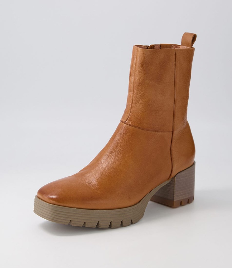 DJANGO & JULIETTE Dippy Tan Leather Ankle Boots | Boots