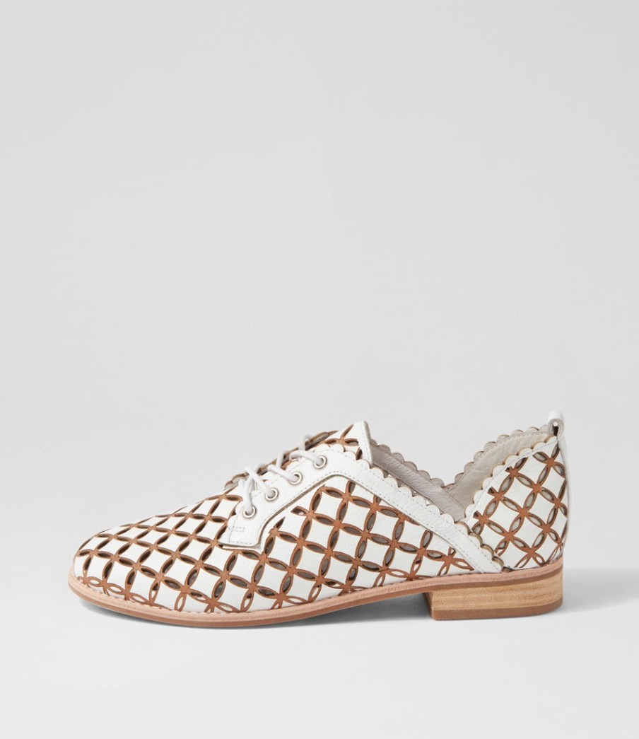 DJANGO & JULIETTE Allosier White Tan Leather Lace Up Flats | Flats